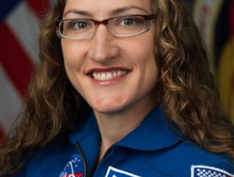 美国女宇航员单次飞行近11个月 打破女性太空停留最长纪录