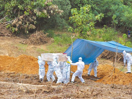 全球逾15万人病死 西班牙拟延长封城令至5月9日