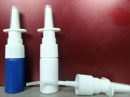美媒：研究显示鼻腔喷剂或可用于治疗新冠