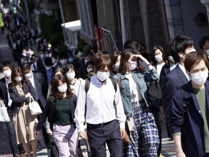 日本商家抢卖口罩 自贩机卖冰口罩 捆绑饮料附送