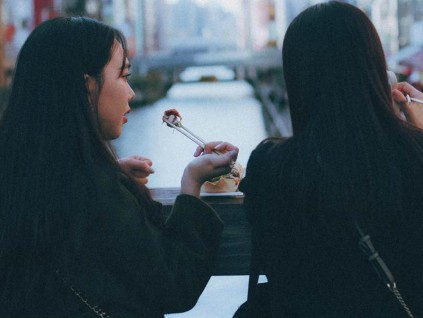 纽约时报：许多中国人还不习惯聚餐用公筷