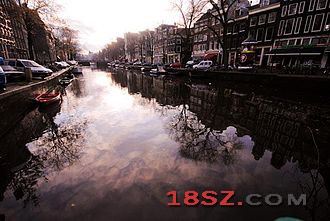 330px-Amsterdam2