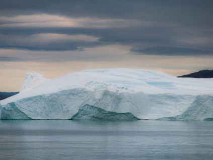 格陵兰冰层持续融化 研究：已到无法逆转的程度
