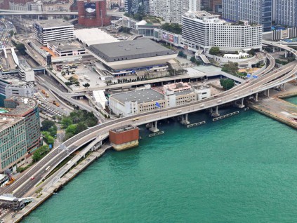 明报社评：商业地皮一再流标 折射香港内外交困