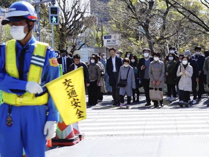 東京新增確診創新高 日媒：擬再進入緊急事態