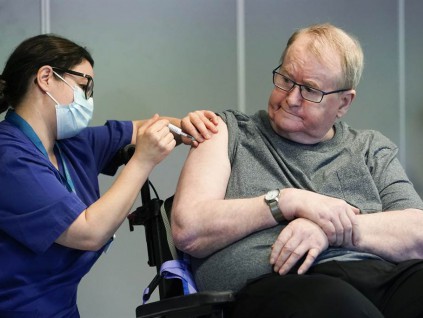 挪威接种辉瑞疫苗23老人死亡 日专家吁引进中国疫苗