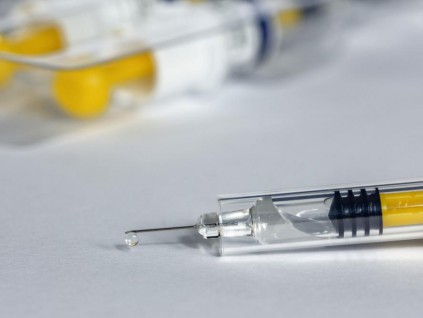 欧盟否认试图与他国竞争 以更快为其人口接种疫苗