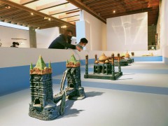 陶博馆双年展看遍世界 中日陶艺家捏出名胜古迹