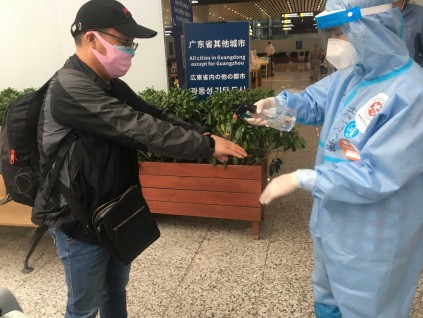 拟放宽外国旅客入境限制 只有接种中国疫苗才符合条件