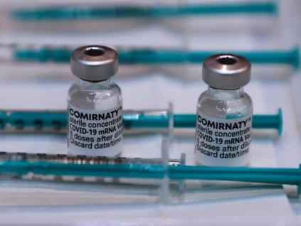 世卫：疫苗无法终结大流行病 全球新冠疫情正处于错误轨道