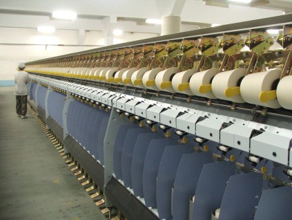 西方用高科技面料迭代夺走中国纺织业的全球市场