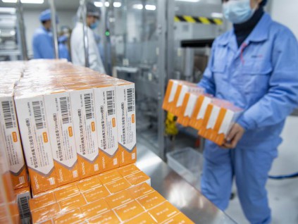 为提升国产新冠疫苗有效性 中国探讨混合接种不同疫苗