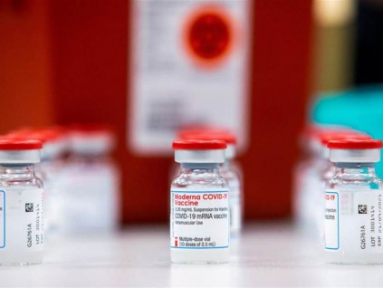WHO批准莫德纳疫苗紧急使用 对抗病毒危机