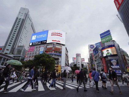 人潮不甩紧急状态 日本政府做错这件事