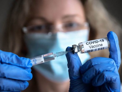 莫德纳临床试验 疫苗对青少年防护力达96％