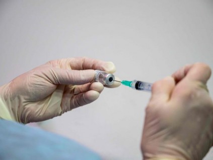 首批施打或今秋满一年 科学家积极研究疫苗保护期多久