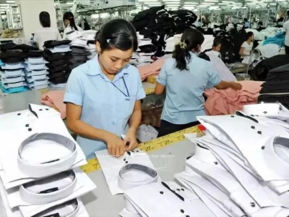 服装业订单回流中国 有企业订单排至明年