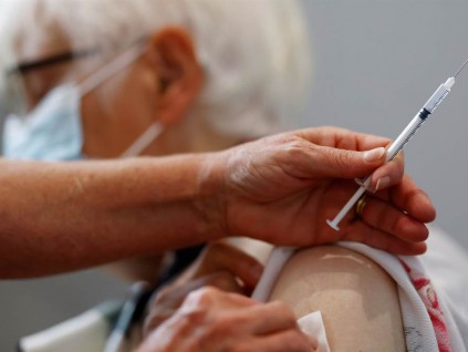法国大规模研究 接种疫苗重症死亡风险少90％