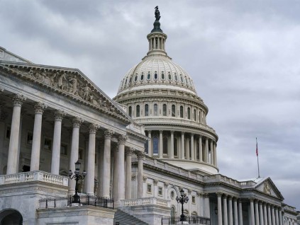 美国会表决通过短期提高举债上限 避免债务违约