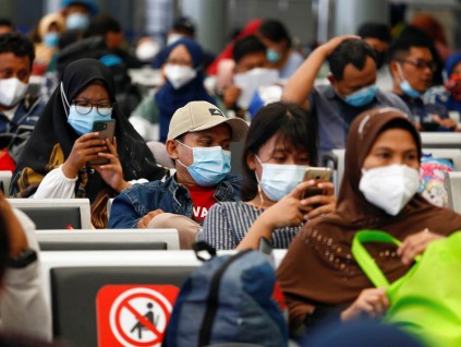 印尼入境隔离缩为五天 登机前两周须打完疫苗