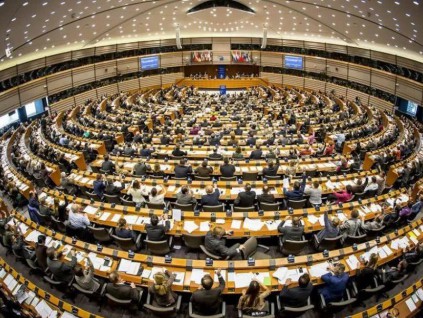 香港01观点：中欧关系重回正轨 欧洲议会须先放下民粹