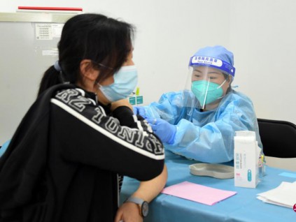专家称中国疫苗接种建立起免疫屏障 能更好控制疫情
