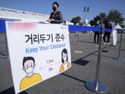 韩国完全接种率破7成 拟11月起逐步放宽防疫
