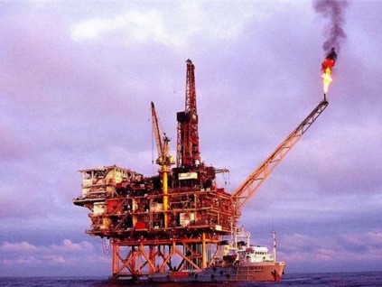 彭博社社评：开采美国石油储备是否会平抑价格？