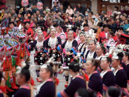 中国将全面加强民族地区国家通用语言文字教育