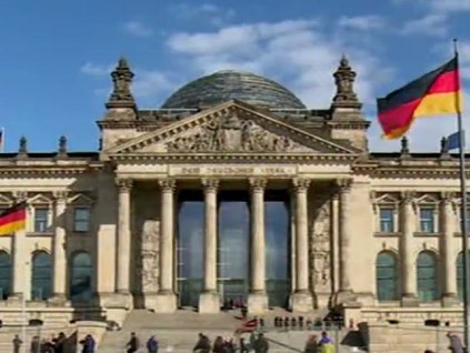 德国社民党、绿党和自民党签署联合组阁协议