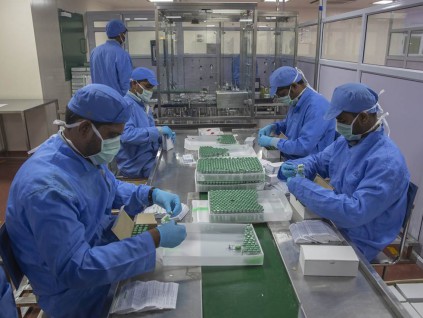 印度惹怒全球最大疫苗生产商 AZ产量直接砍半