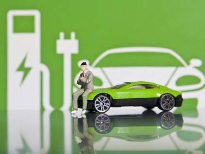 中国明年新能源汽车销量有望达500万辆