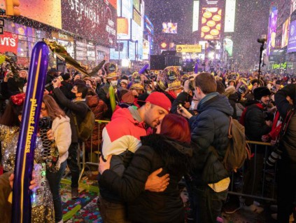 世界各国若齐心抗疫没有私心 世卫有信心今年内能战胜新冠疫情