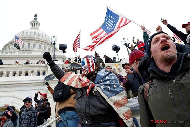 美大学民调：近6成民众认为美国民主有崩溃危险