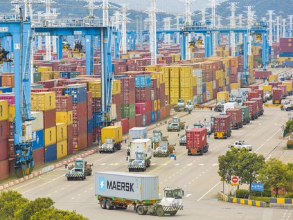 中国港口吞吐量 刷新历史纪录 上海突破4700万货柜