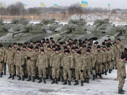 美英开始从乌克兰撤侨 拜登考虑派数千美军援欧抗俄