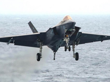 美军F-35C战机坠入南海 英媒炒作美中展开「打捞竞赛」
