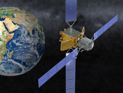 中国卫星执行太空拖船任务 将失效卫星拖离地球同步轨道