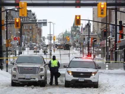 加拿大警方成功清场 卡车司机抗议行动暂落幕