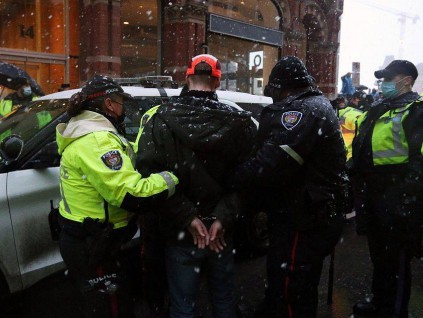 加拿大国会表决通过政府实施公共秩序紧急状态