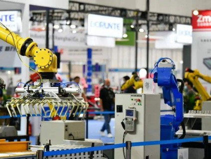 中国制造业连12年世界第一 拟再培育3千家国家小巨人企业
