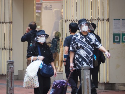 香港暂缓全民强制检测 将取消对九国禁飞令