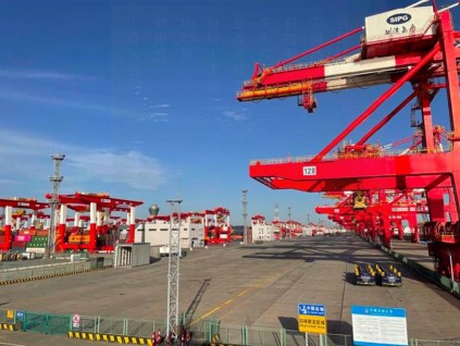 上海港正常营运 货柜吞吐量保持约14万标准箱