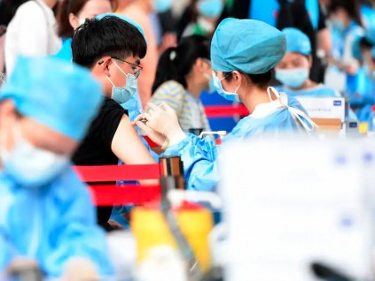 中国新冠疫苗费1200多亿由医保基金和财政共同分担