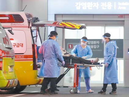 韩国近一周日增20万病例 为了经济仍要放宽防疫
