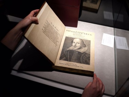 莎士比亚第一对开本将拍卖 预估以逾250万美元成交