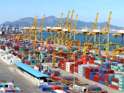 中国上半年服务进出口总额同比增长21.6%