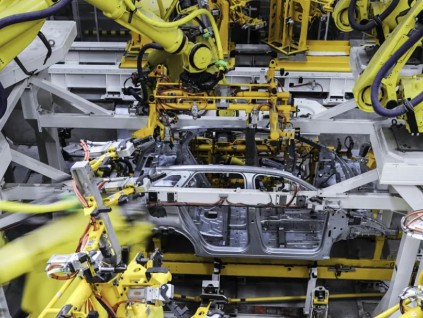 中国汽车制造业工业增加值1至7月同比由负转正
