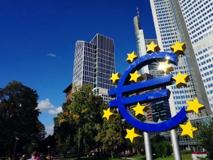 世界各央行行长强调必须遏制通胀 欧美决策者也坚持提高利率应对