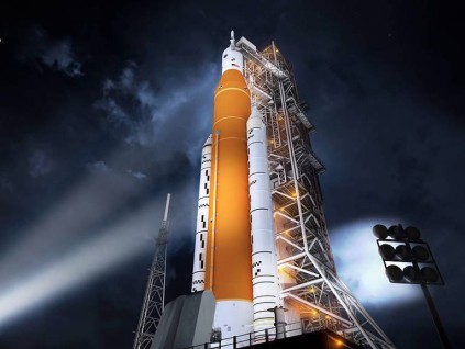 临飞前引擎故障 美国无人探月火箭发射推迟数日